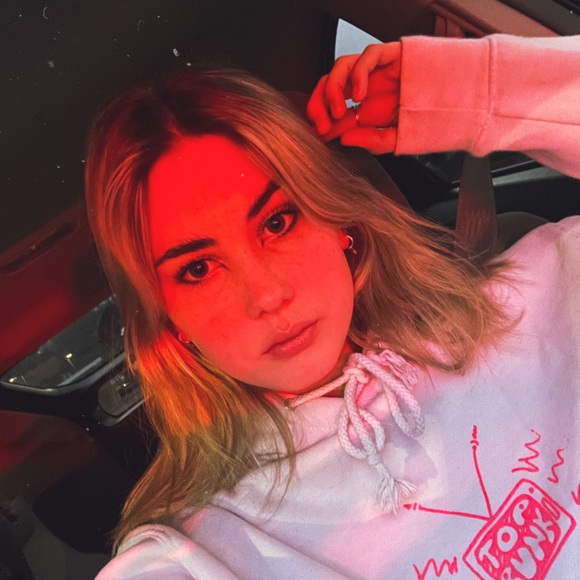 Meet your Posher, Sofia - Picture 10 of 13